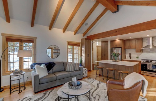 Tamarack Cottage | Ski in/out to Poma T-Bar, golf course front, pet-friendly, AC, walkable to Village