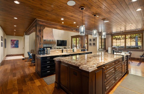 The Timbers House | Ski in/ski Out at Canyons Village - Hot tub & theater - sleeps 16