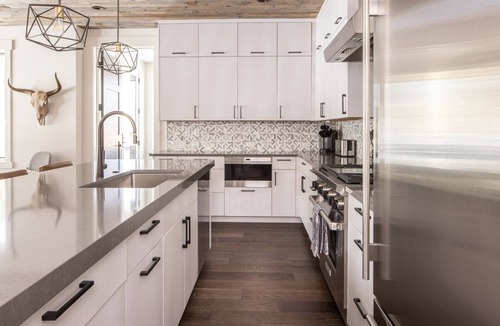 Spanish Peaks House | Ski-In/Ski-Out Cabin with Private Hot Tub and Mountain Views