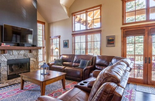 Tamarack Resort House | Ski in /Ski Out | Pet Friendly | Private Hot Tub |