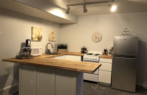 Millcreek House | Skiers delight Kitchen, 1.5 bath, laundry, sleeps 4, newly remodeled