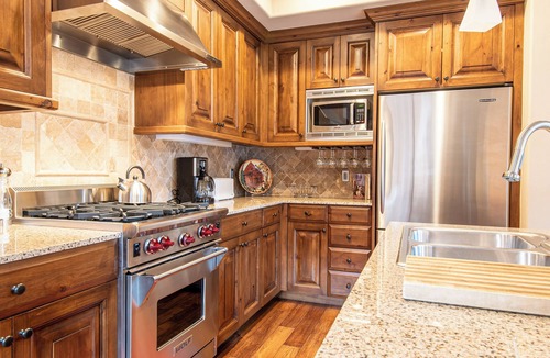 Ketchum House | SkiView Townhome 1C- New Listing! Close to Downtown & Pet Friendly