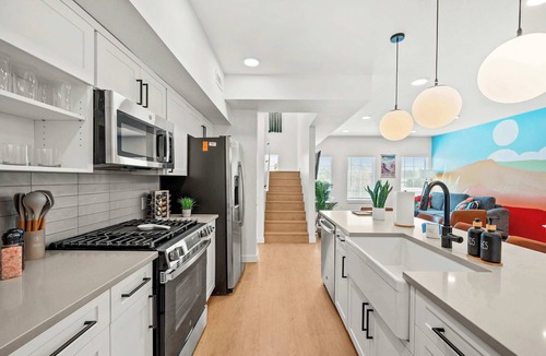 People's Freeway House | SLC - Delta Center - Convention - Townhome -Garage
