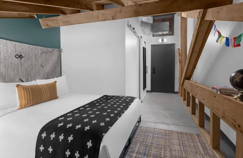 People's Freeway Hotel | Sleek Urban Living at evo, Near Outdoor Activities, Dogs Are Allowed!