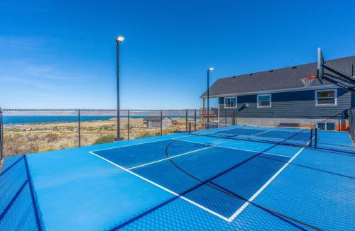 Sweetwater House | Sleeps 22, Sports Court, Hot Tub, Ideal Beach Access