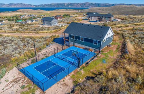 Sweetwater House | Sleeps 22, Sports Court, Hot Tub, Ideal Beach Access