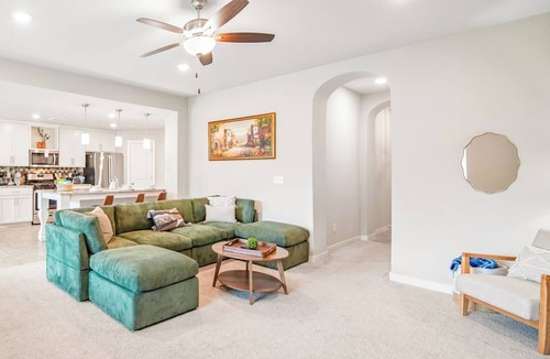 Bixby House | Sleeps 7~GarageAccess~Coffee Bar~Patio w/FirePit