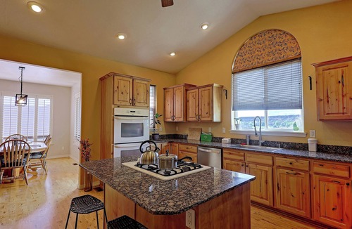 Buhl House | Snake River canyon 3 bedroom house in Buhl overlooking the river & golf course.