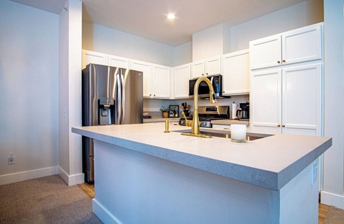 Ketchum Condo | Snow Star Serenade - Hot Tub + Gym + Walk to downtown & ski lifts!