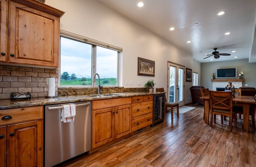 Wolf Creek House | Snowcrest C304|Ski Getaway |Hot Tub & Theater Room