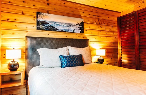 Friday Harbor Hotel | Snug Harbor Resort and Marina - Two Bedroom Waterfront Suite