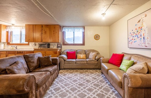 Whitehall House | Solar powered farm stay near wild hotsprings!