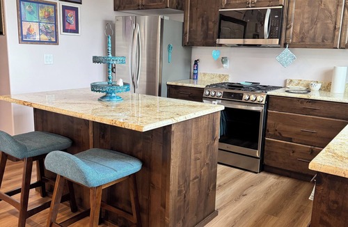 Layton Cottage | Songbirds Spot Cottage in a peaceful, upscale area in Layton, UT.