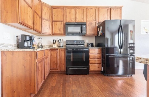 Greeley House | Spacious 3 bedroom home. 12 min from UNC and near downtown