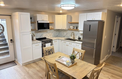 Kaysville Apartment | Spacious 3BR Furnished Basement w/Patio Grill - Family Friendly & Flexible Stay