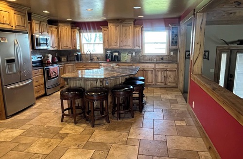 Jerome House | Spacious 4-bedroom farmhouse for a convenient stay near the Snake River Canyon.
