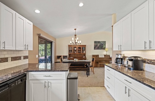 Post Falls House | Spacious 4-bedroom house w/2 living rooms and game room Post Falls with AC
