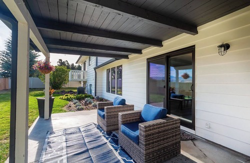 West Valley House | Spacious 4-bedroom house in fabulous Boise with 2 Primary Suites
