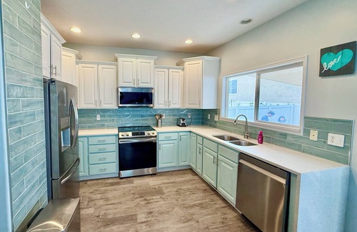 West Jordan House | Spacious 4-bedroom house in beautiful West Jordan with AC and gym
