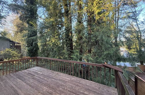 Viewpoint House | Spacious 5-bedroom house in peaceful Redmond with AC
