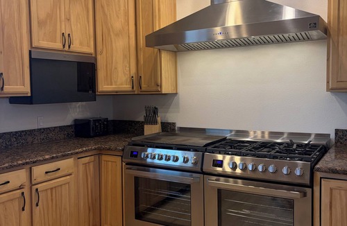 McCammon House | Spacious 6-bedroom house in beautiful McCammon with AC
