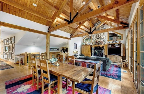 Granite Ridge House | Spacious Cozy Cabin w/Deck, Private Hot Tub, Grill - Amazing In-Village Locale