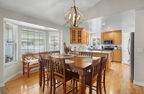 Washington Terrace House | Spacious & Fun Family Retreat ~ Game Room ~ Patio!