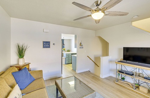 Harbor Village Apartment | Spacious Garden City Townhome w/Lake Views!