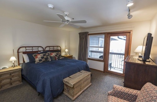 Whitefish Hotel | Spacious Hotel-Style Room with Valley Views