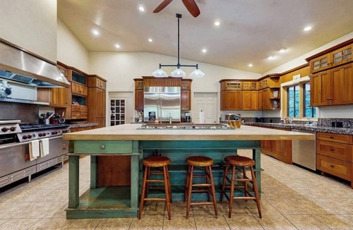 Bellevue House | Spacious & inviting home near town with jetted tub, gas fireplace & WiFi