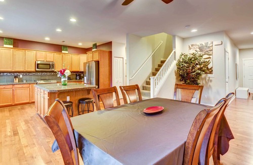 Kent House | Spacious Kent Home w/Patio Near SeaTac Airport