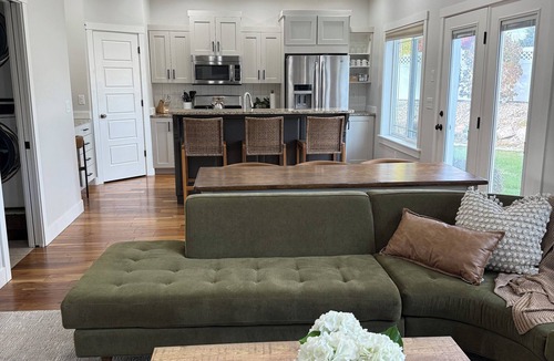 Smithfield House | Spacious retreat, sleeps 18 guests comfortably, theater and game room