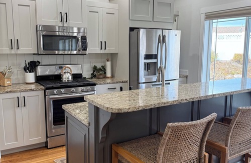 Smithfield House | Spacious retreat, sleeps 18 guests comfortably, theater and game room