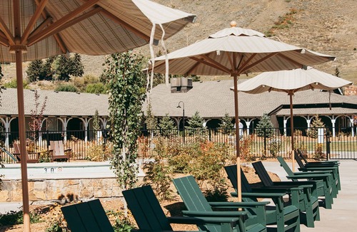 Jackson Apartment | Spacious Room & Lively Saloon at Rustic Lodge in Jackson Hole – 5 Mins to DT