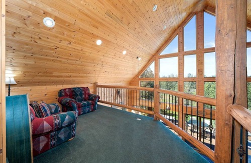 Cheney Cabin | Spacious Rustic Cabin Rental with a Hot Tub in Cheney, Washington