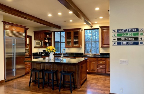 Ketchum House | Spacious Sun Valley Retreat - Hot Tub + Walk to River Run & Downtown