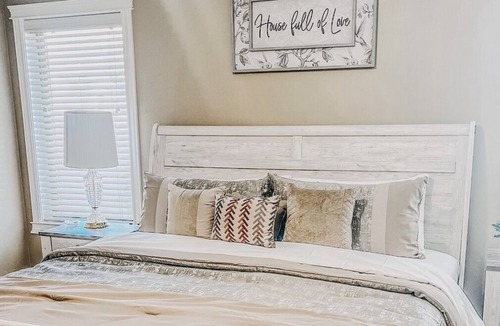 Idaho Falls House | Spacious Town House