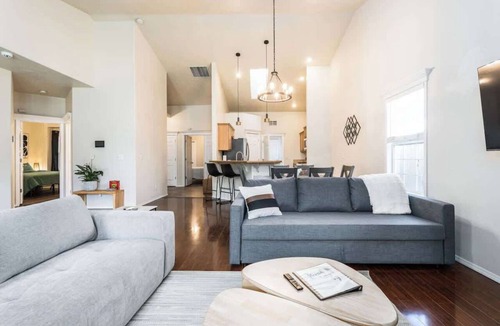 West Valley Condo | #StayinMyDistrict Sunflower Lane Townhouse