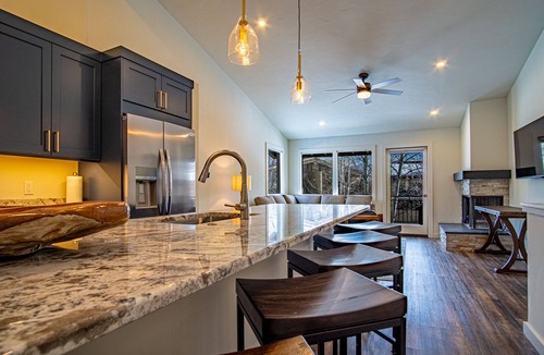 Warm Springs Condo | Steps to Free Shuttle 3-Min Ride to Ski Lifts & Ketchum