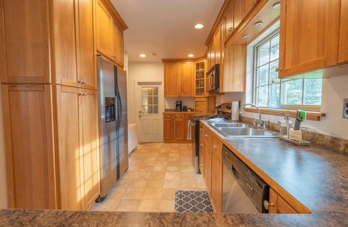 Manito House | Steps to Manito Park | Home + Private Suite
