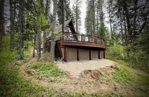 Garden Valley Cabin | STUGÄ cabin, walk 2 hot spring's pool & food
