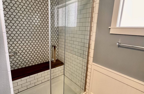 Central - Terry House | Stunning 4 Bedroom Home - Prime Location