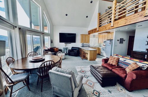 Park City Cabin | Stunning Lake View Mountain Lodge