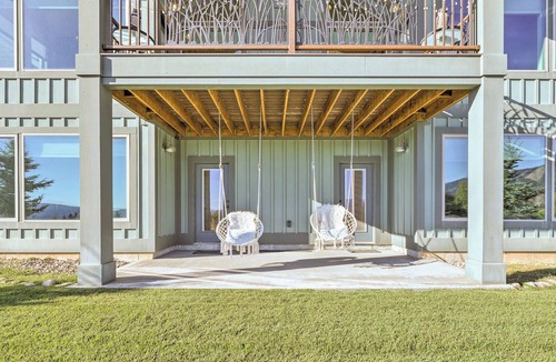 Star Valley Ranch House | Stunning Valley Home w/Furnished Deck & Mtn Views