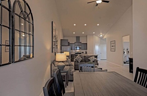 Twin Falls House | Stylish and cozy retreat in Twin Falls