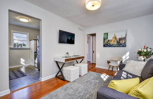 North End Cottage | Stylish North End Cottage in a Prime Location