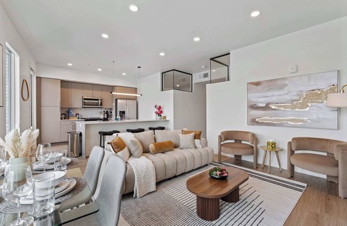 People's Freeway Apartment | Stylish SLC Getaway 2-Bed, 2-Bath with Balcony
