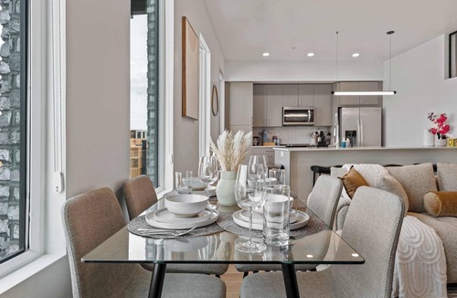 People's Freeway Apartment | Stylish SLC Getaway 2-Bed, 2-Bath with Balcony