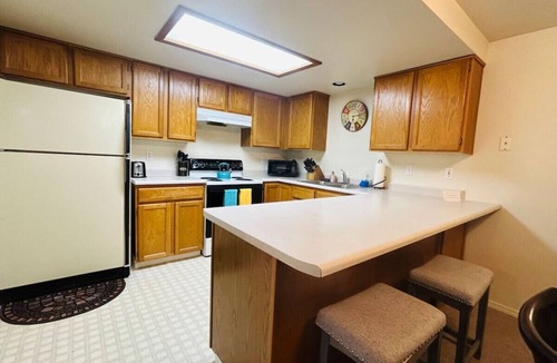 Meridian House | Sugar Shack | Walk to Downtown Meridian Garage Pet Friendly Fenced Yard Near Roaring Springs