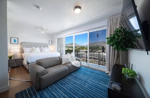 Sugar House Apartment | Sugarhouse - Panoramic Mountain Views! Studio!